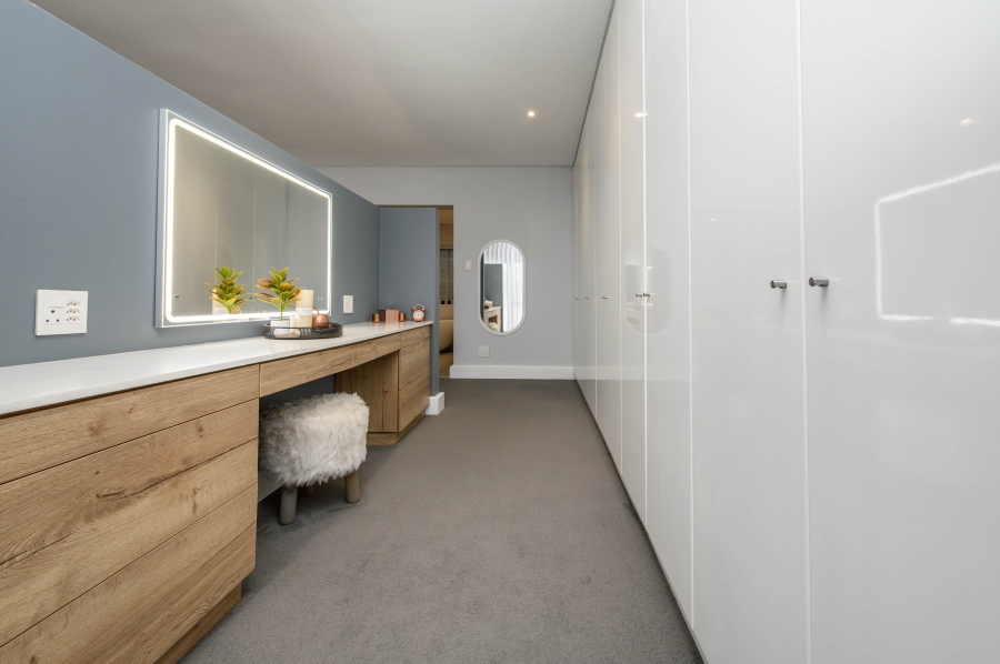 4 Bedroom Property for Sale in Summerstrand Eastern Cape